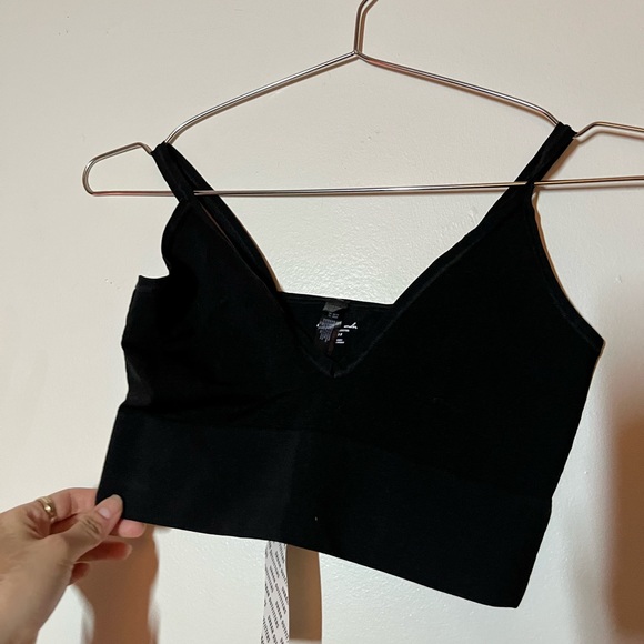 Urban Outfitters elastic bralette - Picture 2 of 3